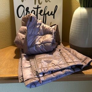 Like new WOMEN'S LIGHTWEIGHT POLY-FILL PACKABLE VEST / L / light purple/pink